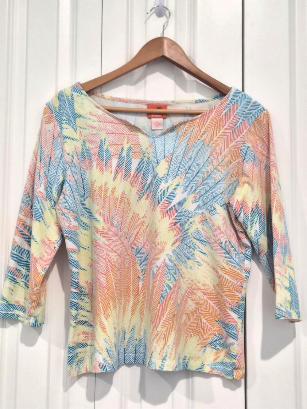 Hearts of Palm Coral Blue Yellow Feather Print 3/4 Sleeve Top Size Large